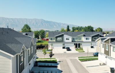 Woodmore Pointe Townhomes