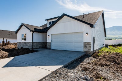 *Finished home photos are representational images only. See sales agent for details. 3,569sf New Home in Smithfield, UT