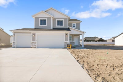 *Finished home photos are representational images only. See sales agent for details. 2,216sf New Home in Plain City, UT