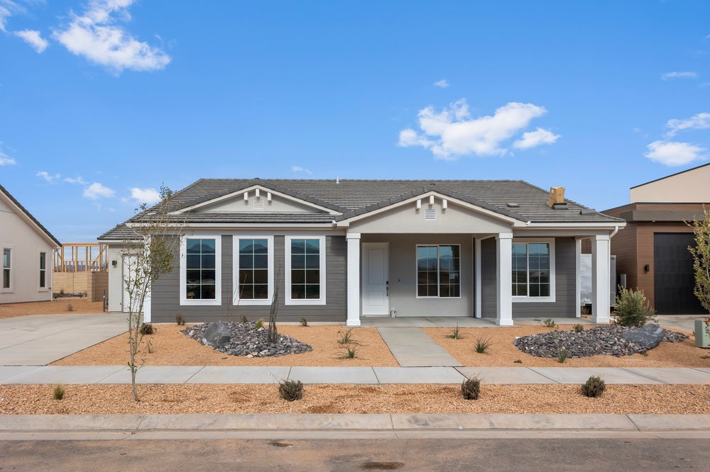MOVE IN READY! Come see this home today! St. George, UT New Home