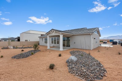 MOVE IN READY! Come see this home today! St. George, UT New Home